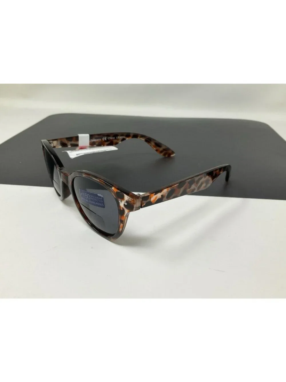Peepers frame very